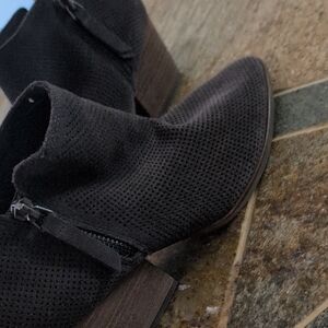 Vince Camuto Black Textured Ankle Booties